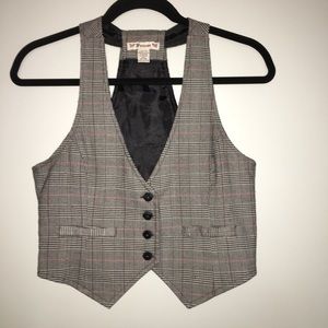 Button vest